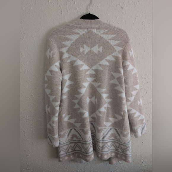 Frye Women's Geometric Beige and White Cardigan - Picture 5 of 7